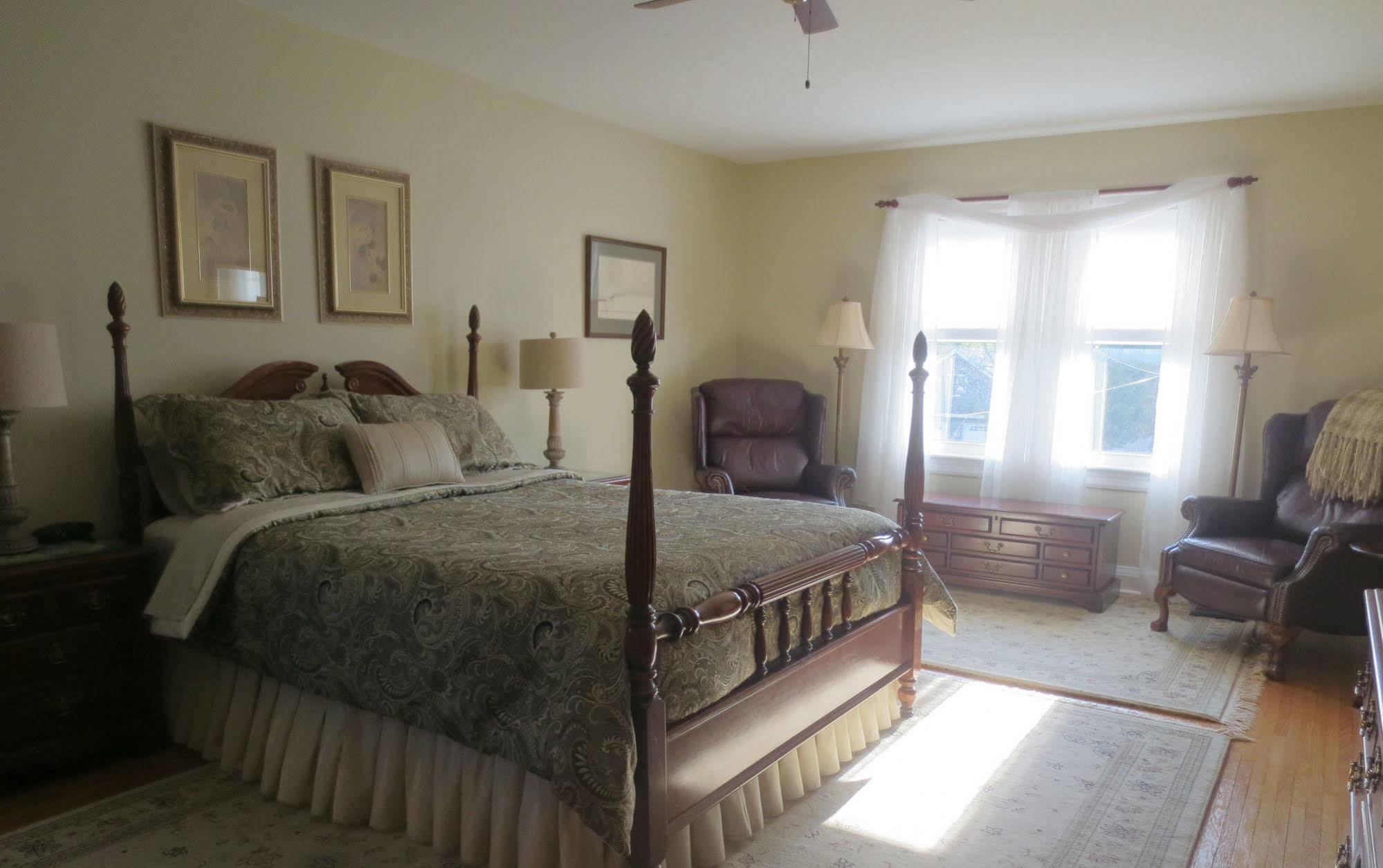 Bed and Breakfast Robinsong à Thorold Extérieur photo