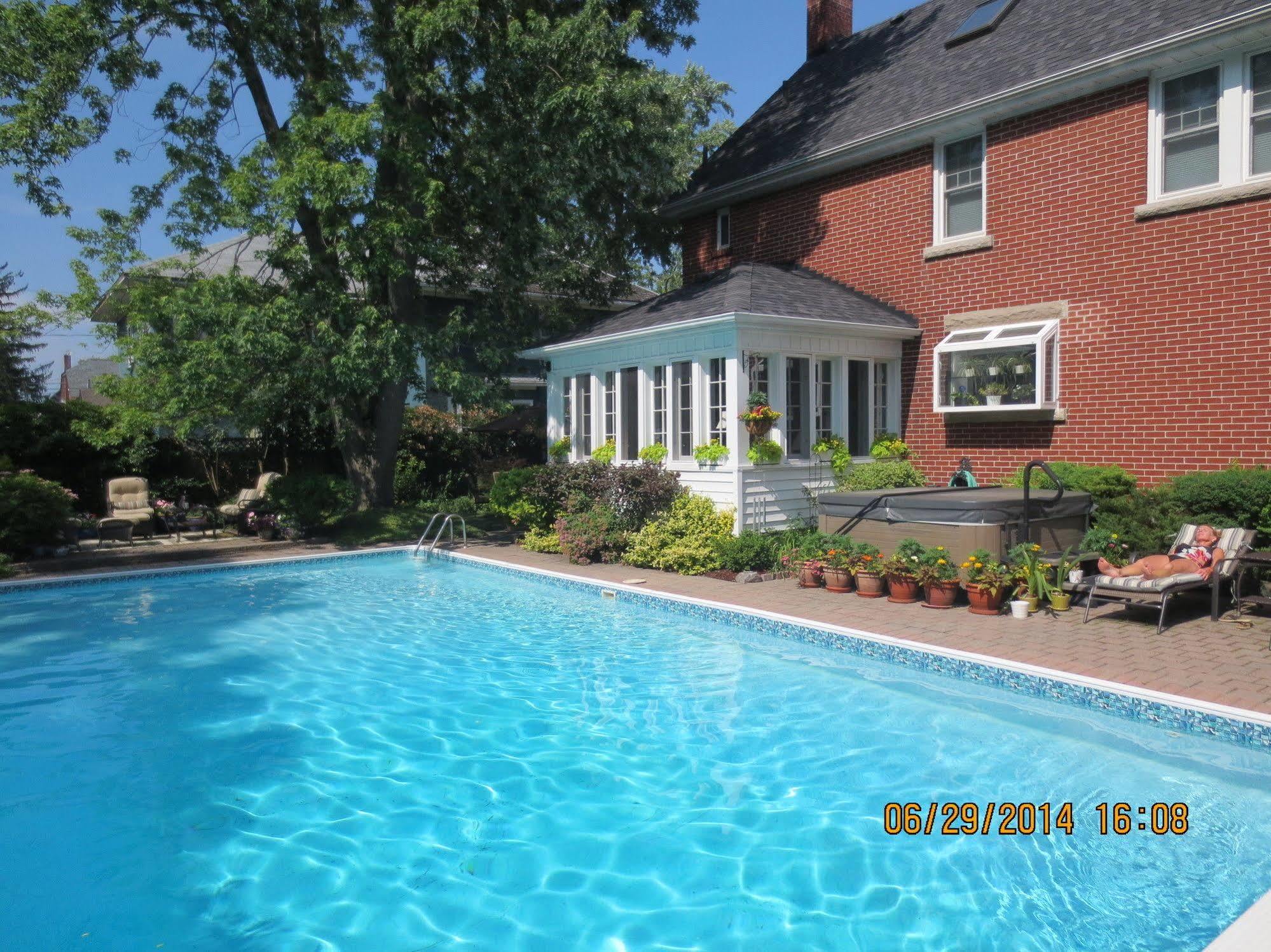 Bed and Breakfast Robinsong à Thorold Extérieur photo