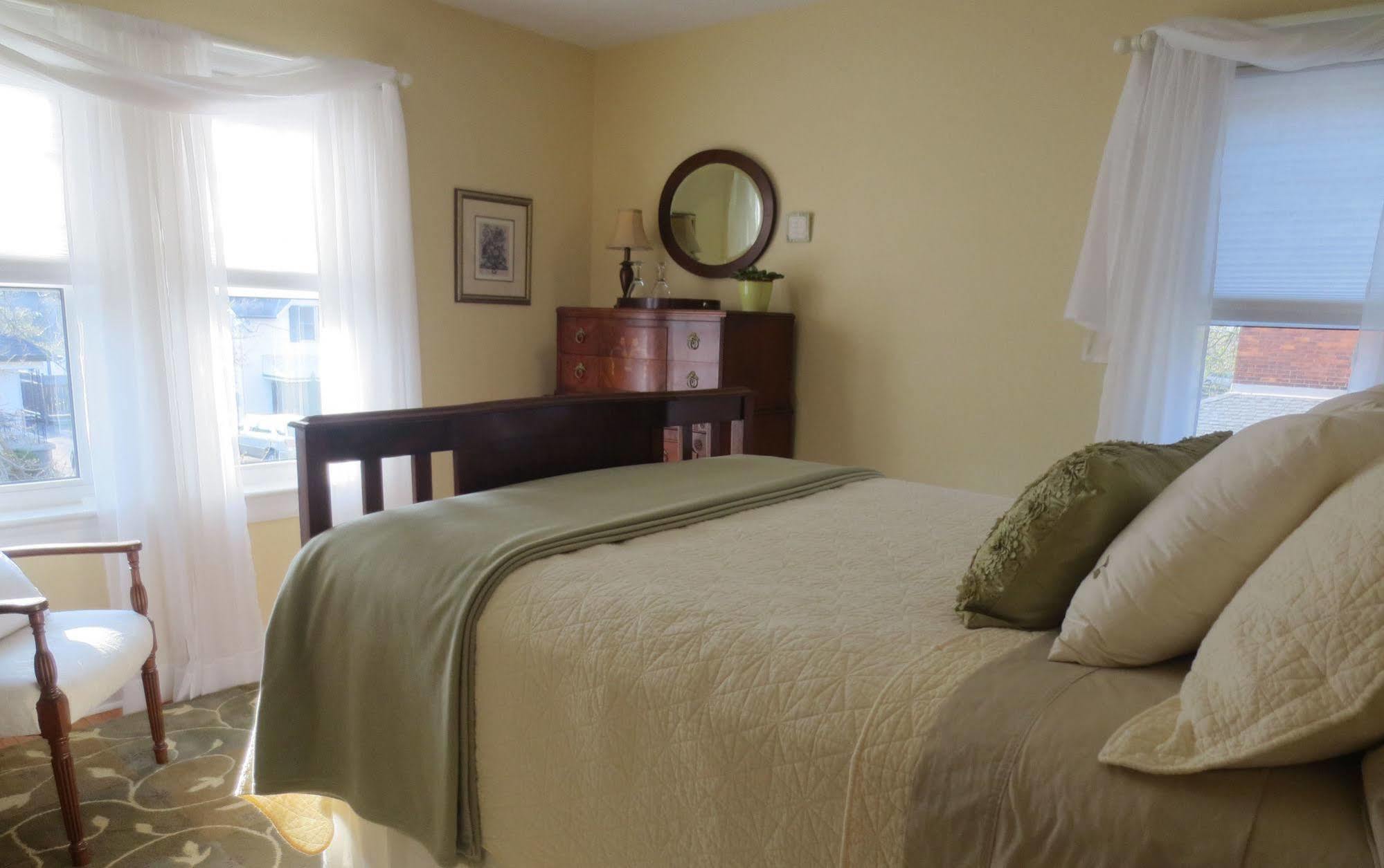 Bed and Breakfast Robinsong à Thorold Extérieur photo